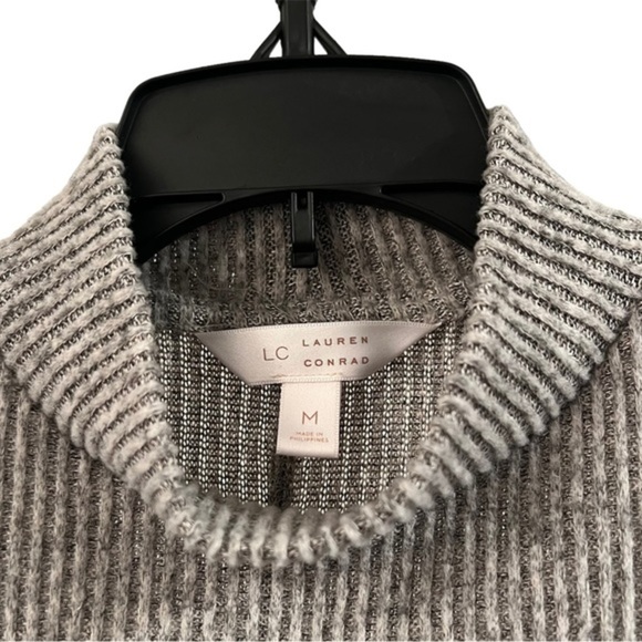 Lauren CONRAD GRAY SWEATER DRESS BELL SLEEVES FOUNCE HEM MEDIUM‎ - Picture 4 of 7
